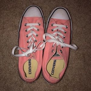 Pink low top converse